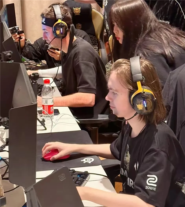 英雄联盟S12小组赛赛程已经更新，各位召唤师请查收！