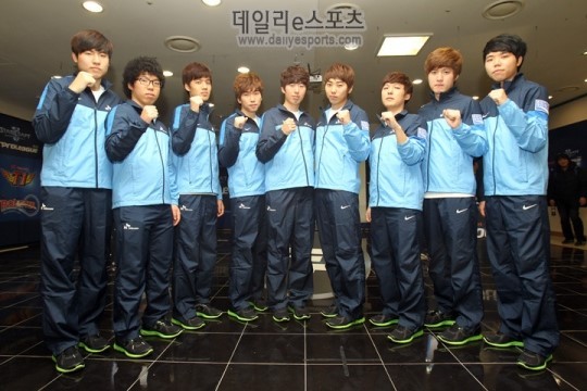 仍然在考虑中路的Tristana吗？ Creme 韩国服务器排名正在训练Tsar，并选择了中路的Charmander和Tristana