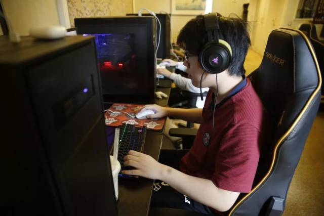 来了❗深圳 Ninjas in Pyjamas 俱乐部正式宣布：前 S9 冠军中单 Doinb 以自由球员身份加盟！